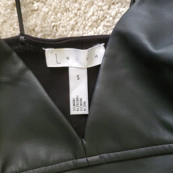 top - Picture 2 of 3